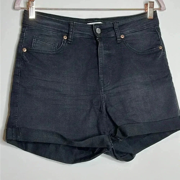 H&M Black Denim Shorts - Picture 1 of 7